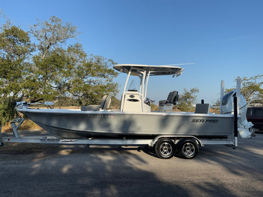 24' 2023 Sea Pro 248 Bay with Suzuki DF350